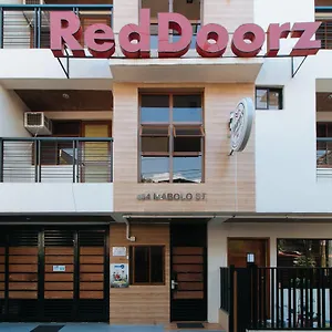 Hotel Reddoorz Near Uptown Bgc Mall