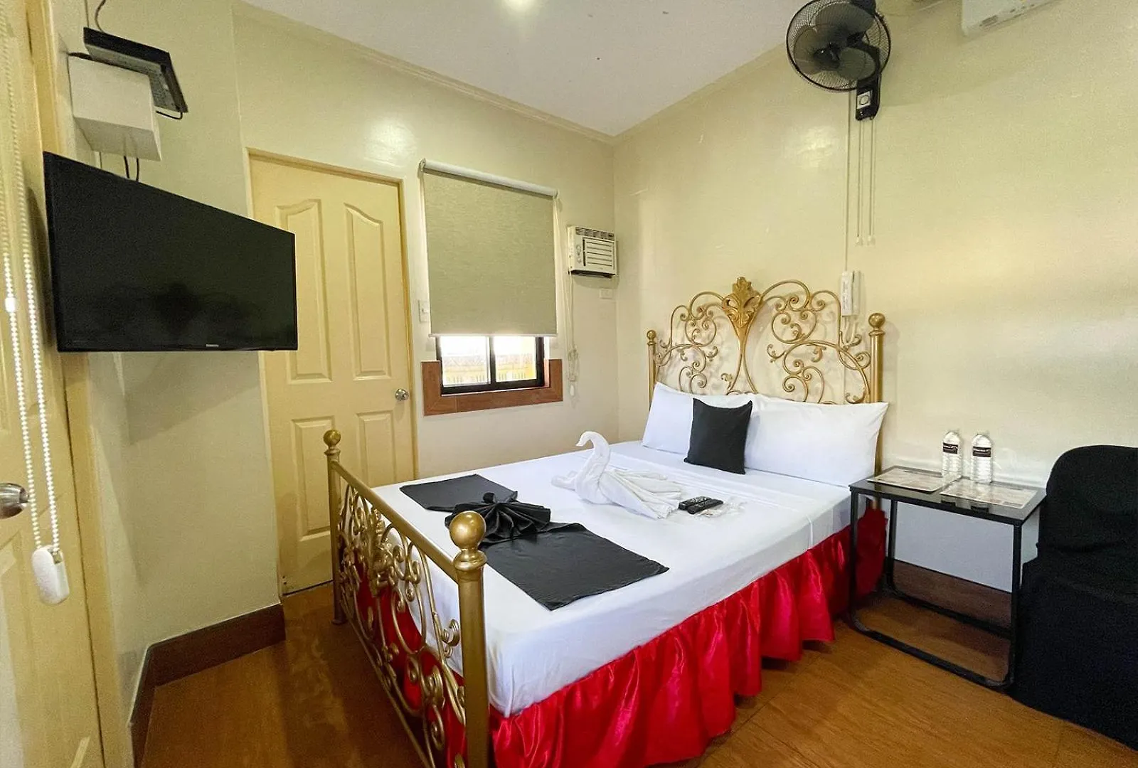 Chanel Paris Hotel Powered By Cocotel Taguig