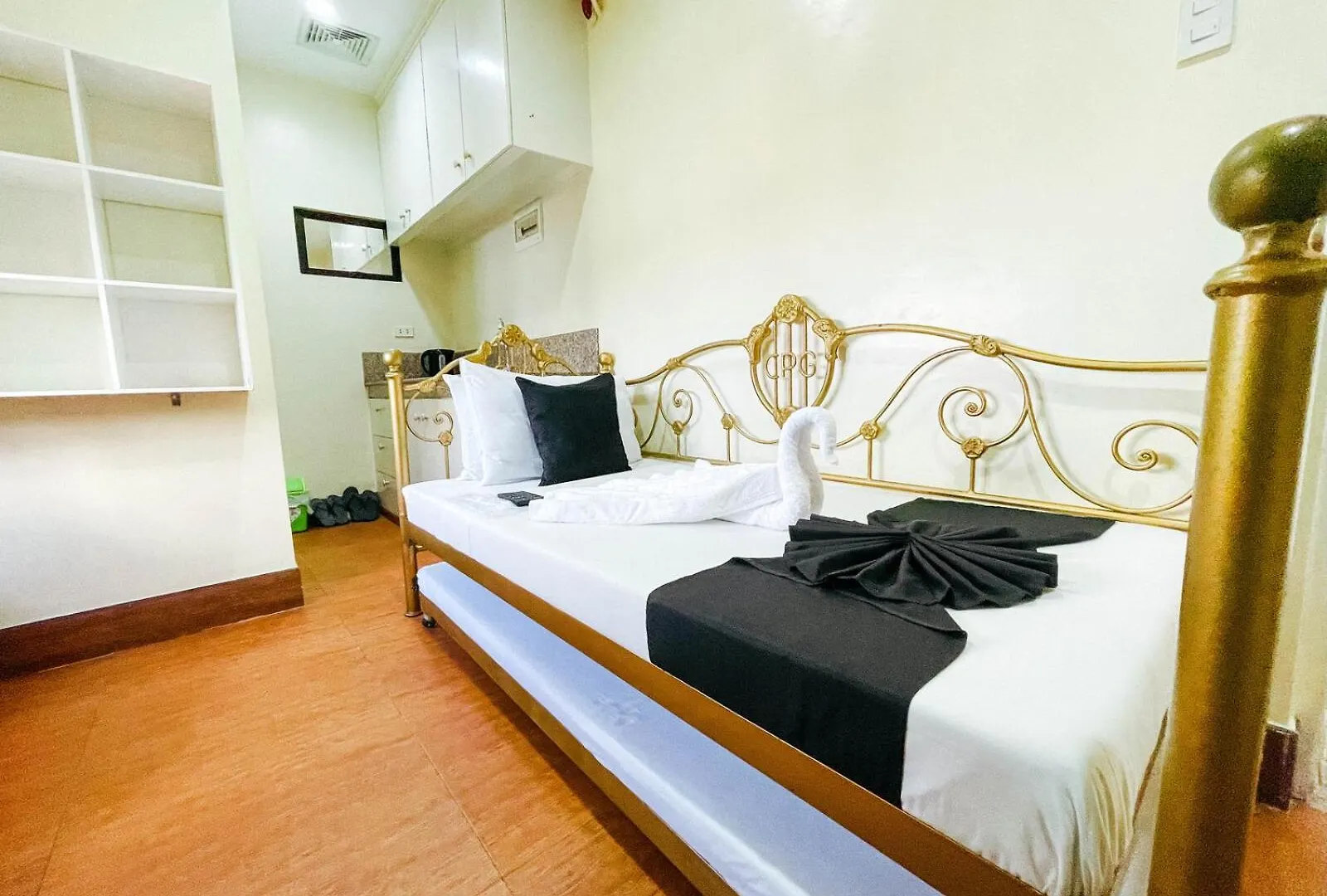 Chanel Paris Hotel Powered By Cocotel Taguig Philippines