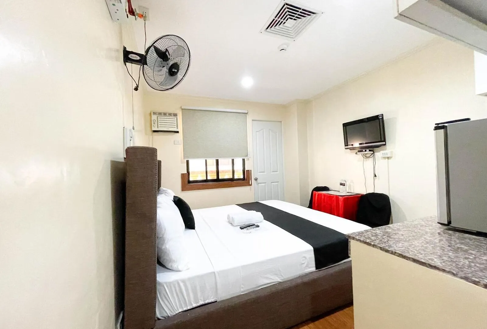 ***  Chanel Paris Hotel Powered By Cocotel Taguig Philippines