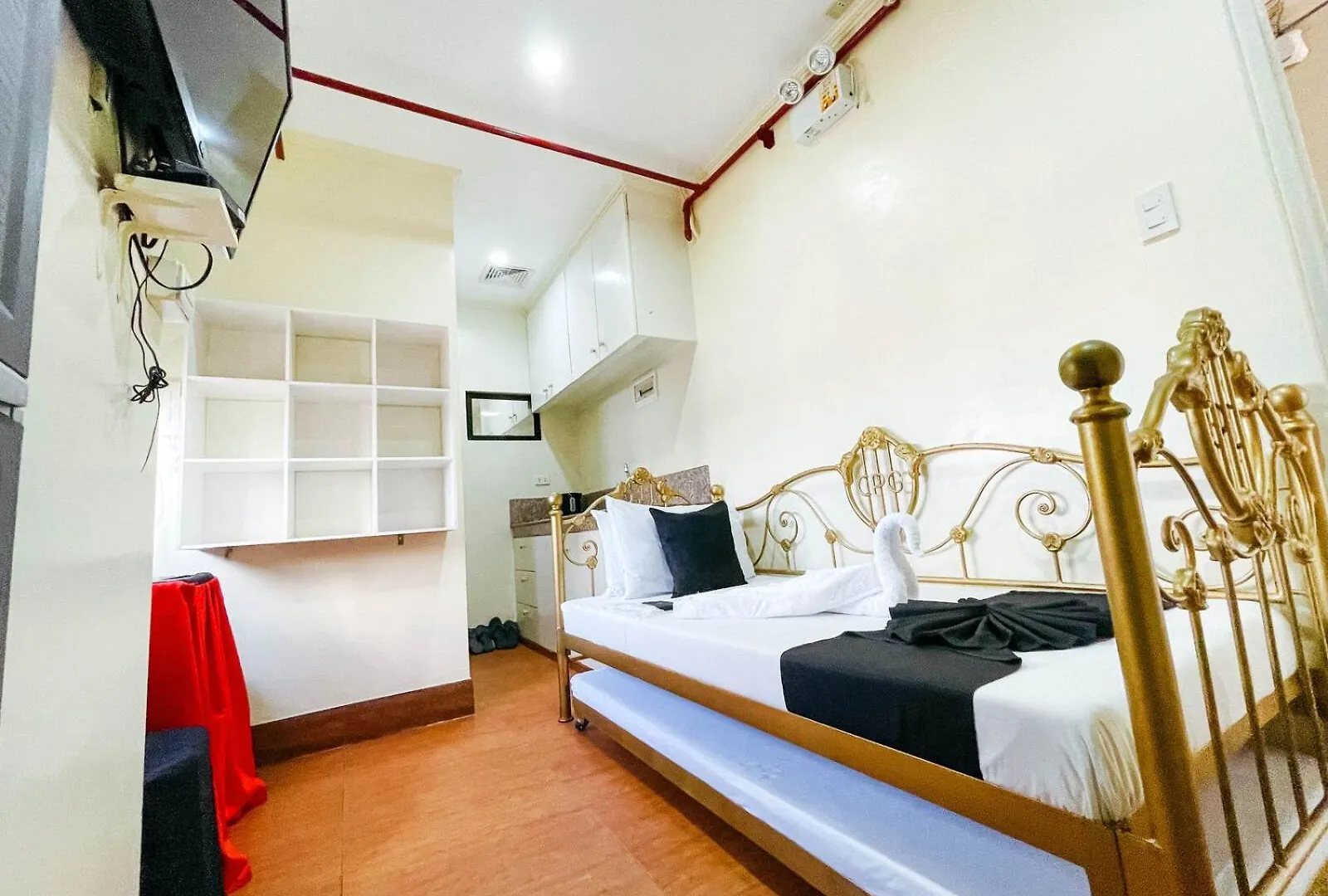 Chanel Paris Hotel Powered By Cocotel Taguig